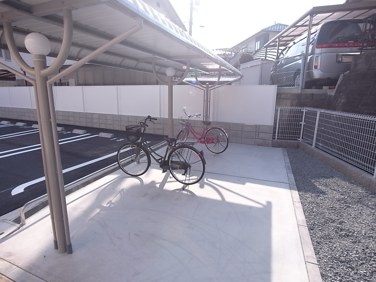 ジェルメ中山Bの駐車場