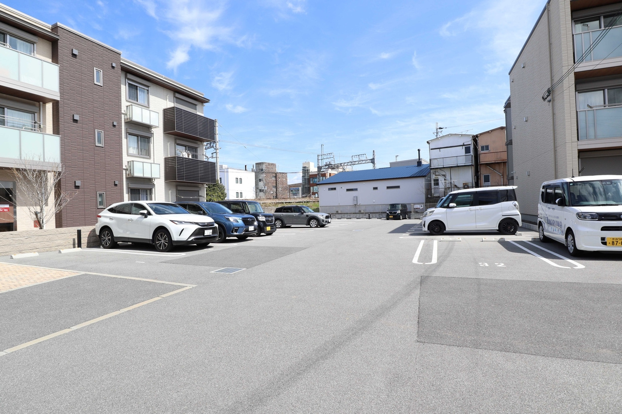 Ｓｈａ　Ｍａｉｓｏｎ　ＬＵＮＡ　Ａの駐車場