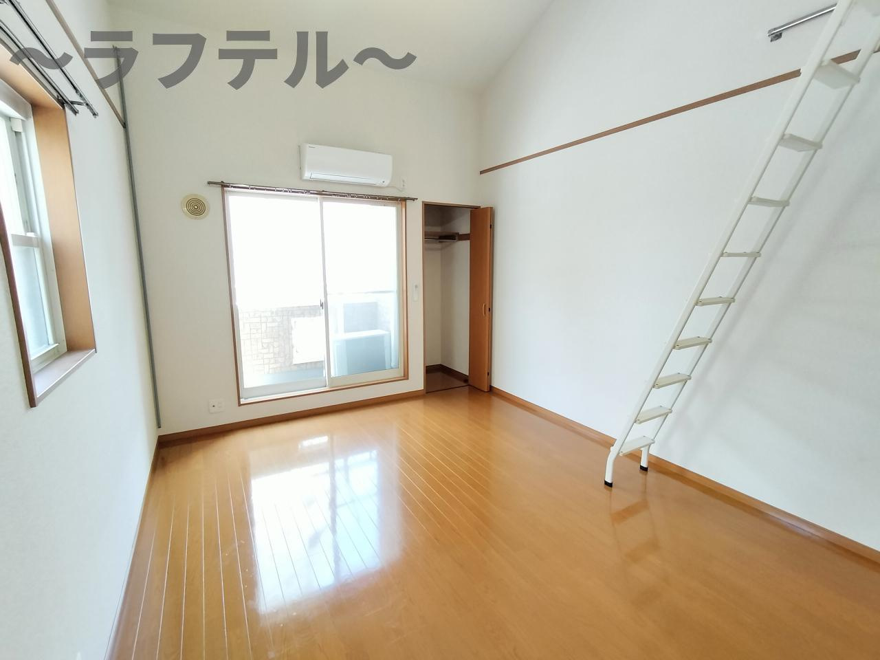 所沢市御幸町のアパートの居間・リビング