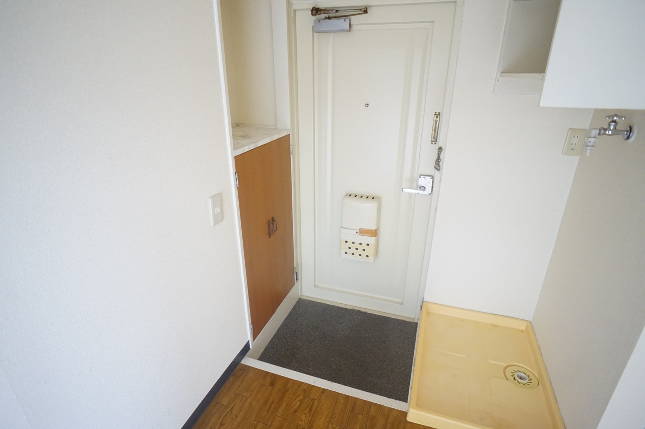 ハイツ内田の玄関