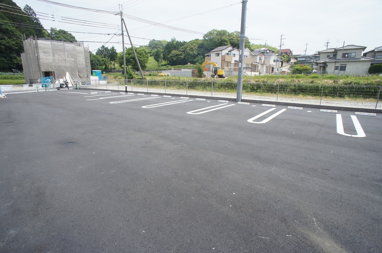 エテルノの駐車場