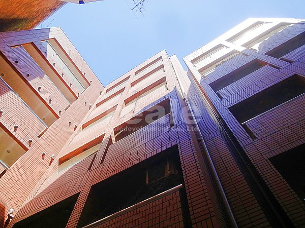 武蔵野市吉祥寺本町１丁目の賃貸マンションの外観
