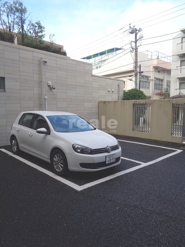 杉並区西荻北２丁目の賃貸マンションの駐車場