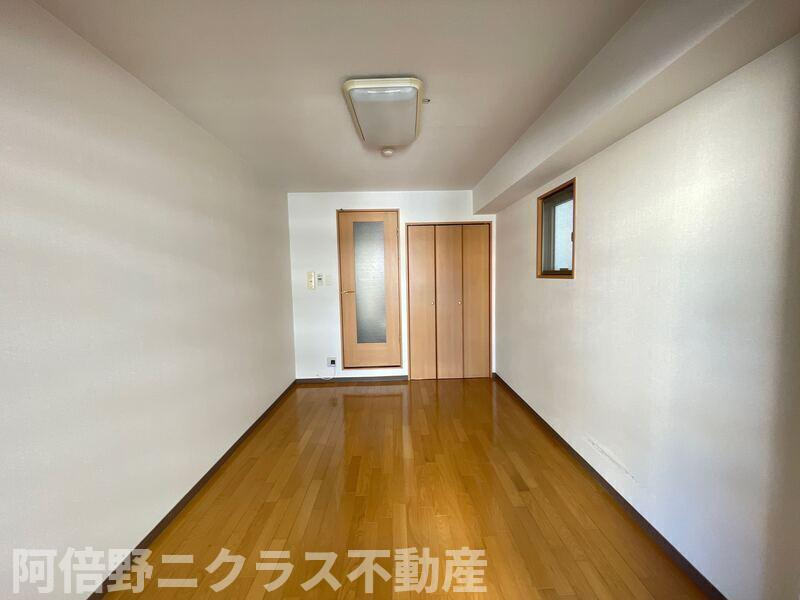 オズレジデンス天下茶屋の居間・リビング