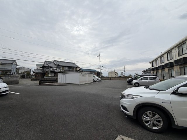 レオパレスゆとり　天理の駐車場