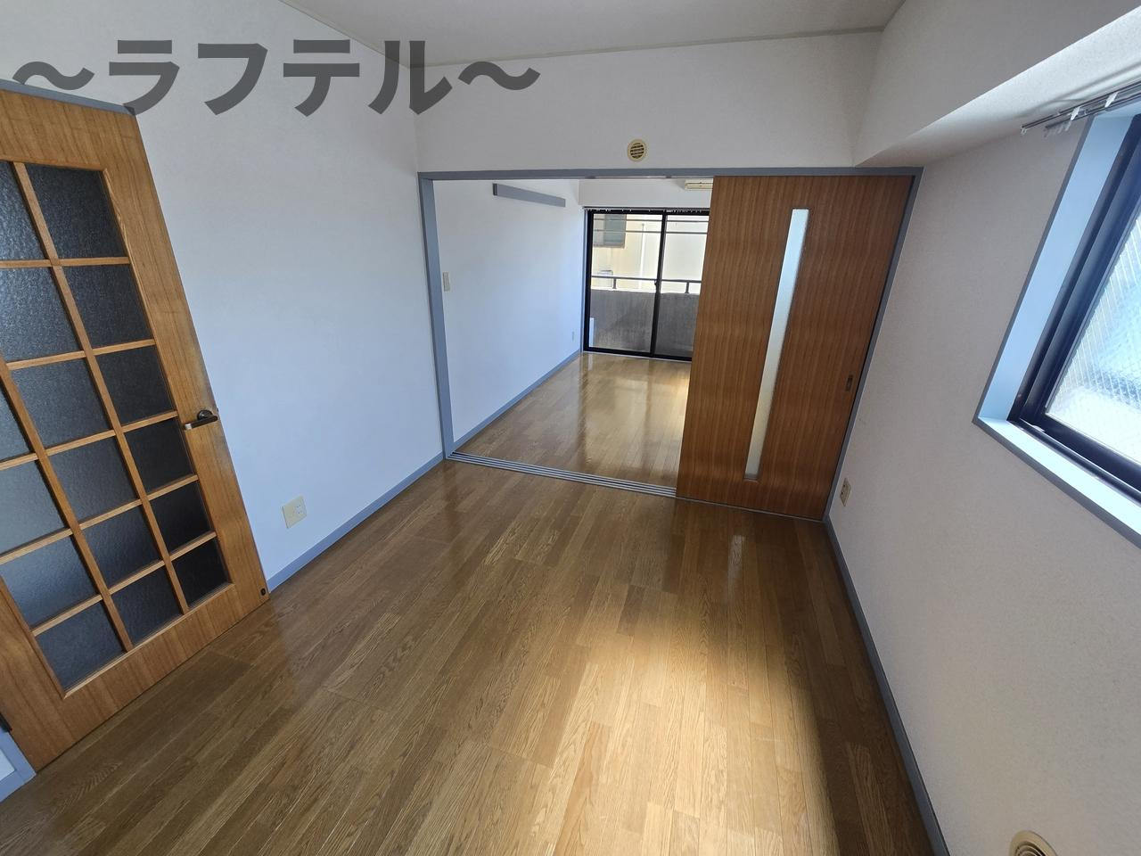 松本マンションの洋室
