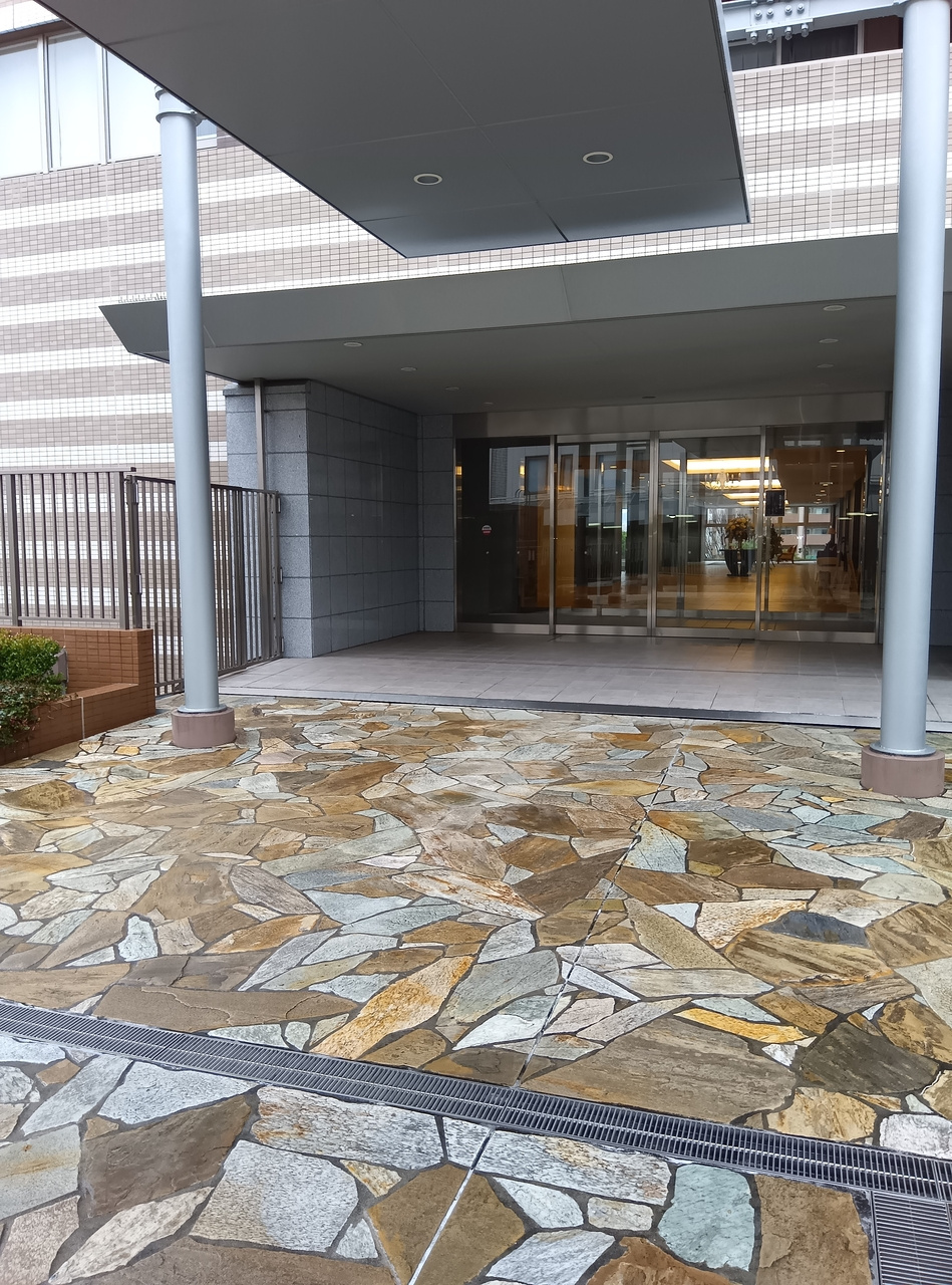 ジオタワー西宮北口のエントランス