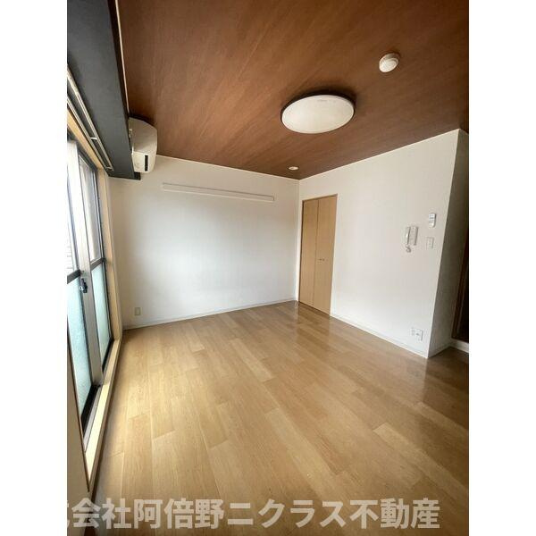 ラシーヌ天王寺の居間・リビング|内装は別部屋の参考写真です。