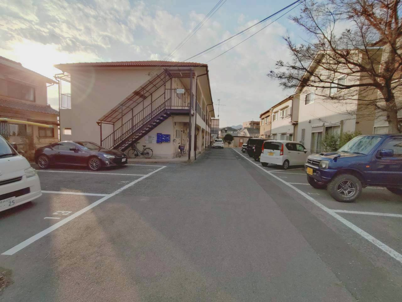ツクモハイツの駐車場