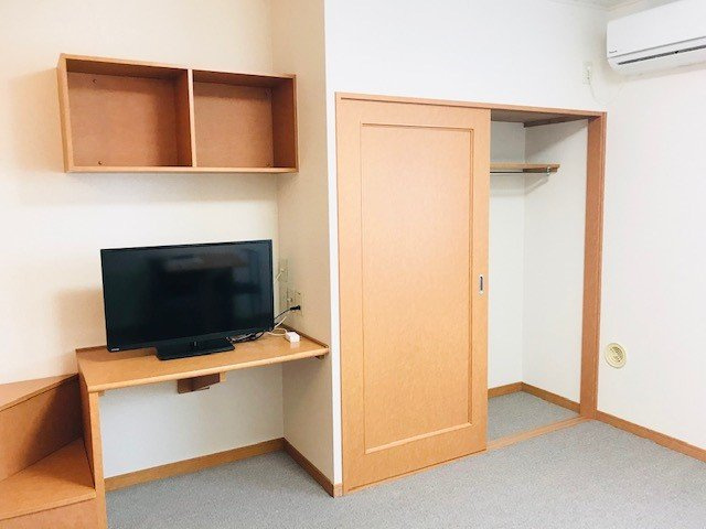 レオパレスエムエムの内装|明るい室内です