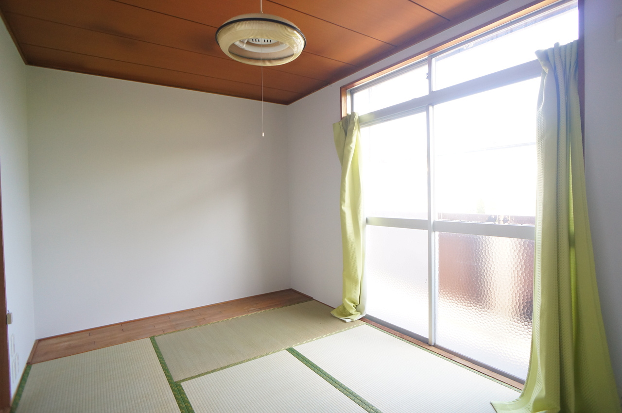 グレーズ鳥見の和室