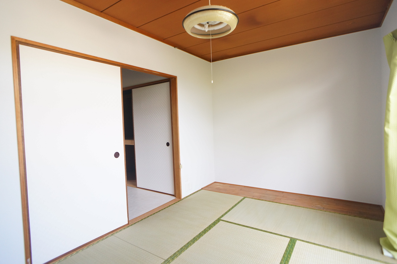 グレーズ鳥見の和室
