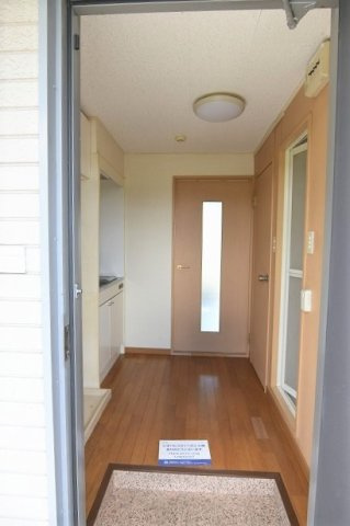 レオパレス二上の玄関