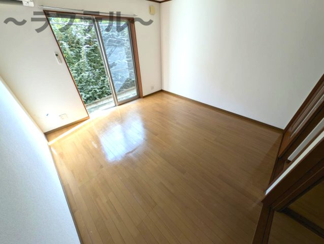 ルーヴル秋津Aの居間・リビング|別部屋イメージ写真
