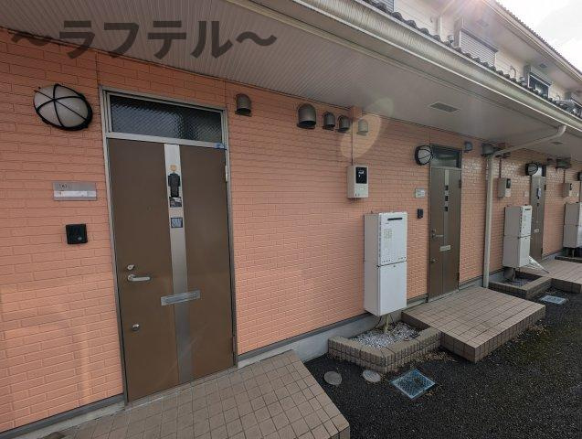 ルーヴル秋津Aのエントランス