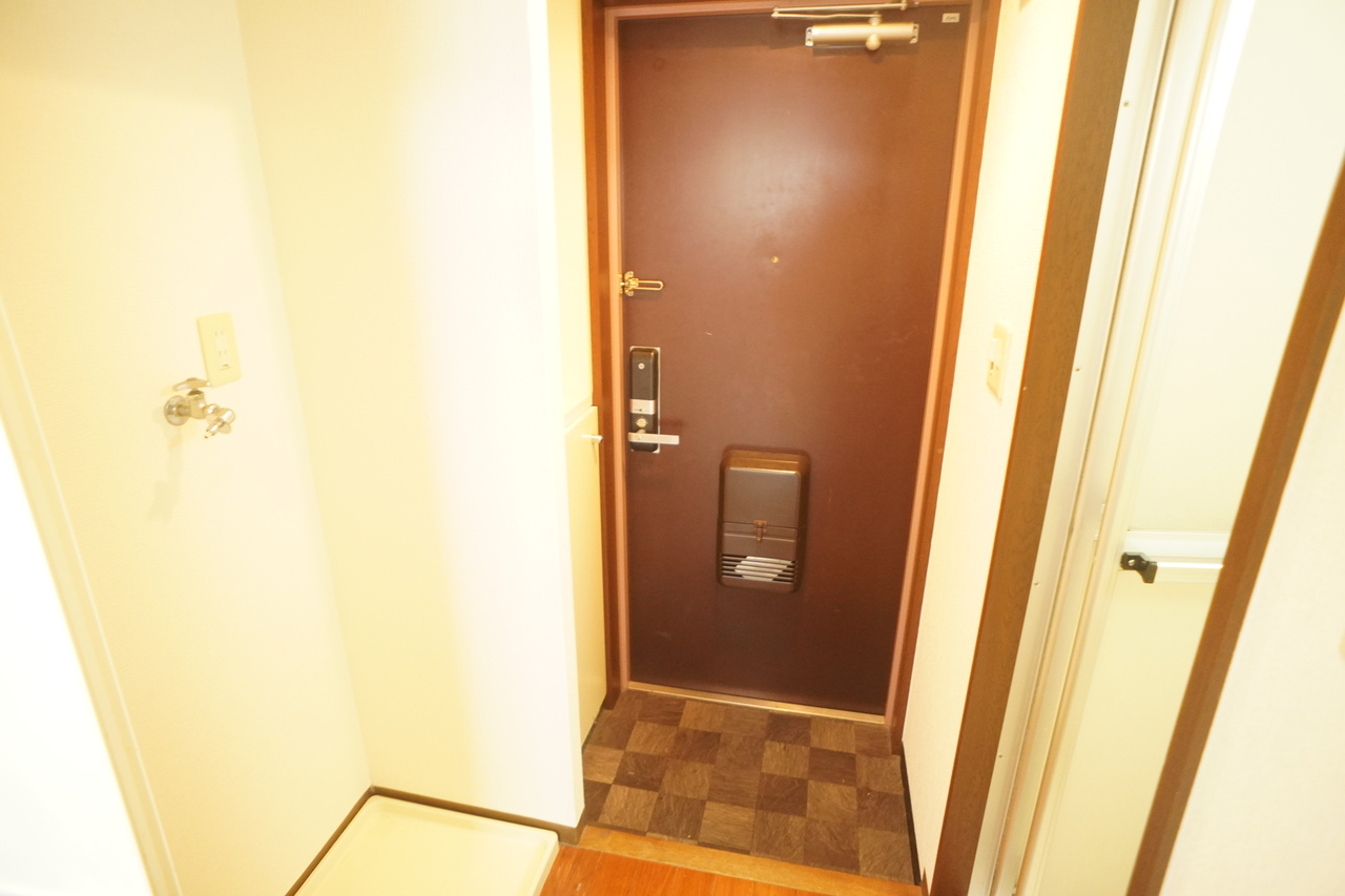 シティパレス富雄北の玄関