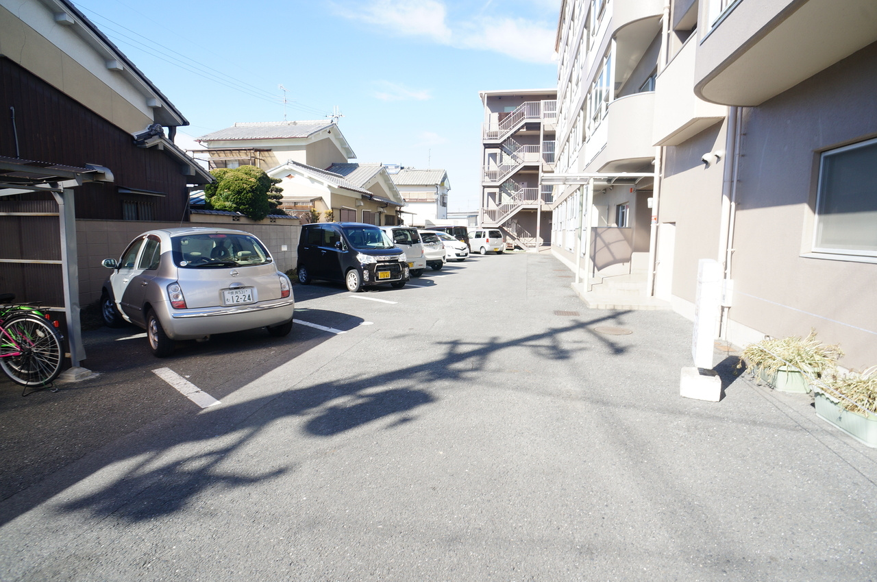 ヤブナカマンションの駐車場