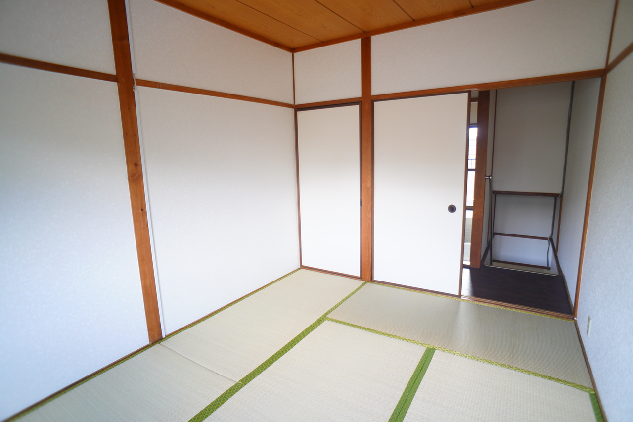 三条三和ハイツの和室