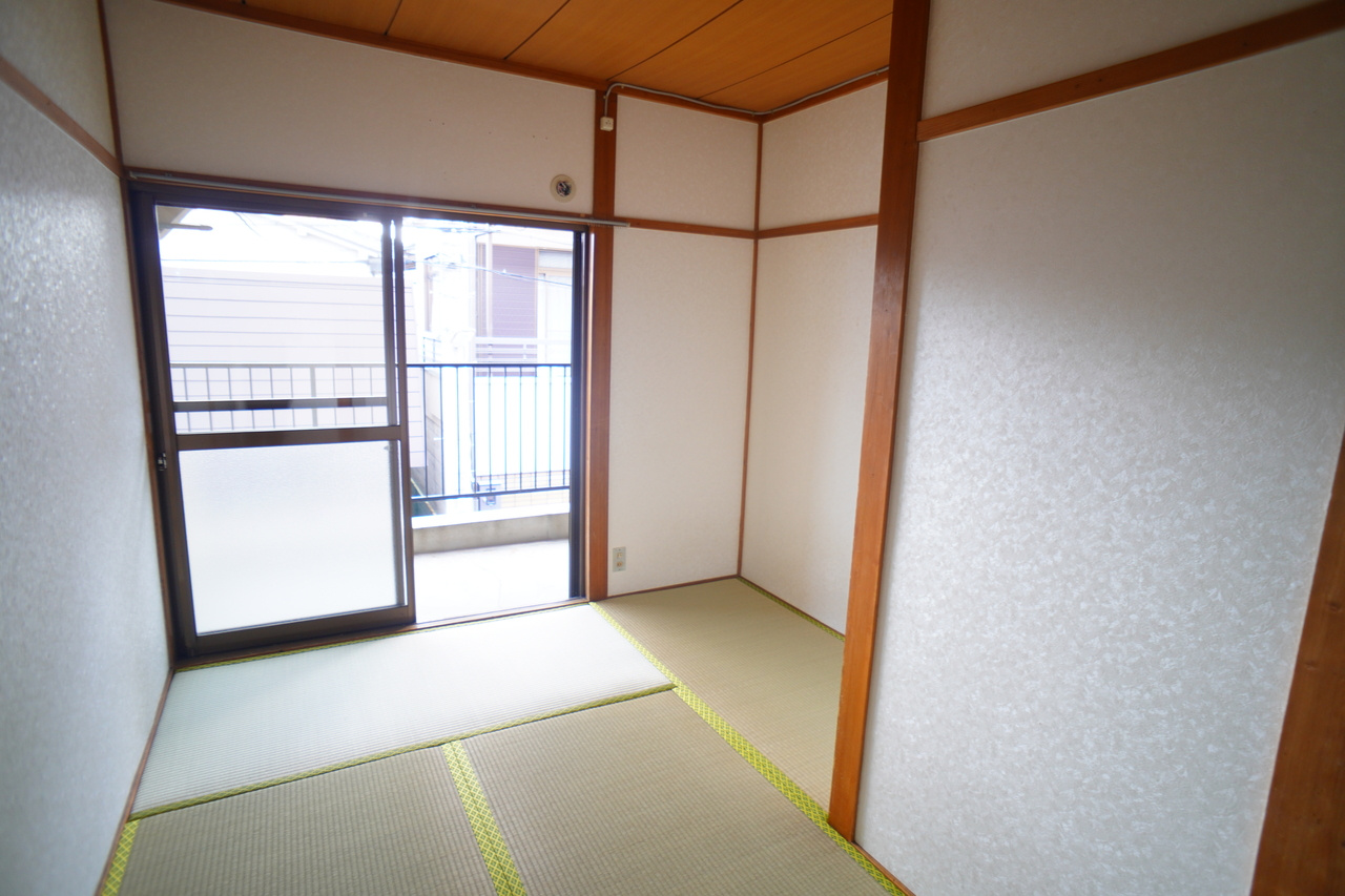 三条三和ハイツの和室