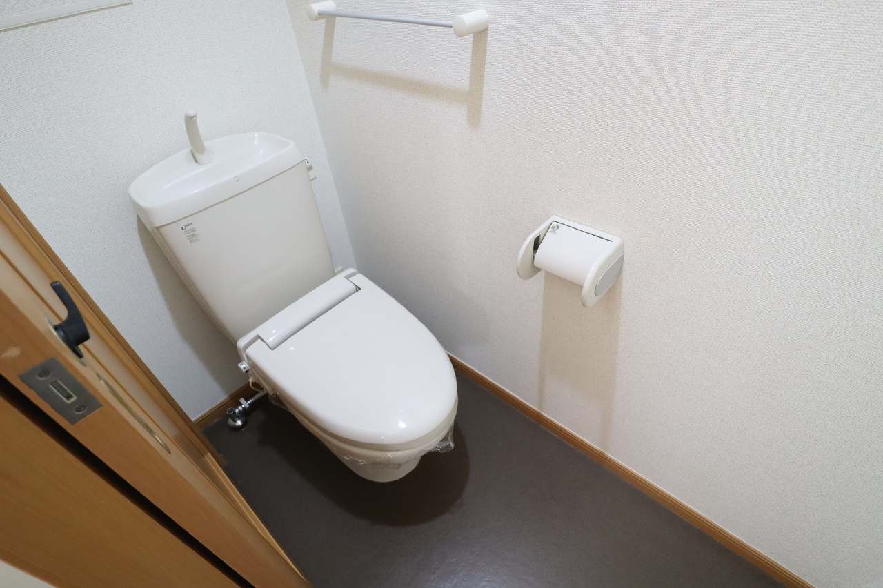 橿原市地黄町のアパートのトイレ