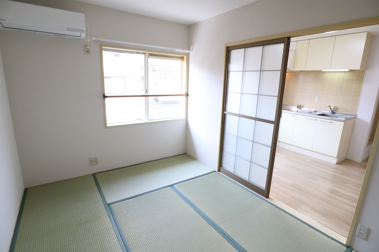 グランメゾン田原本Ⅱの和室