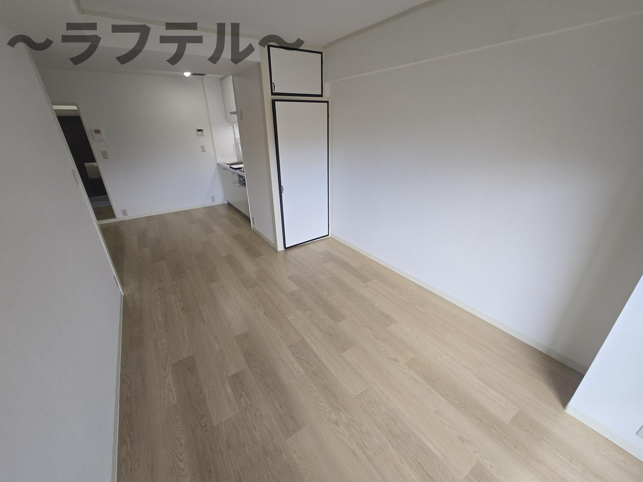 入間市駅前ビルの居間・リビング|別部屋イメージ写真