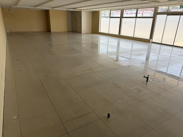 王寺本町2丁目コンビニ跡地の内装