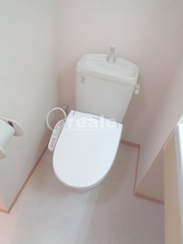 三鷹市新川５丁目のアパートのトイレ