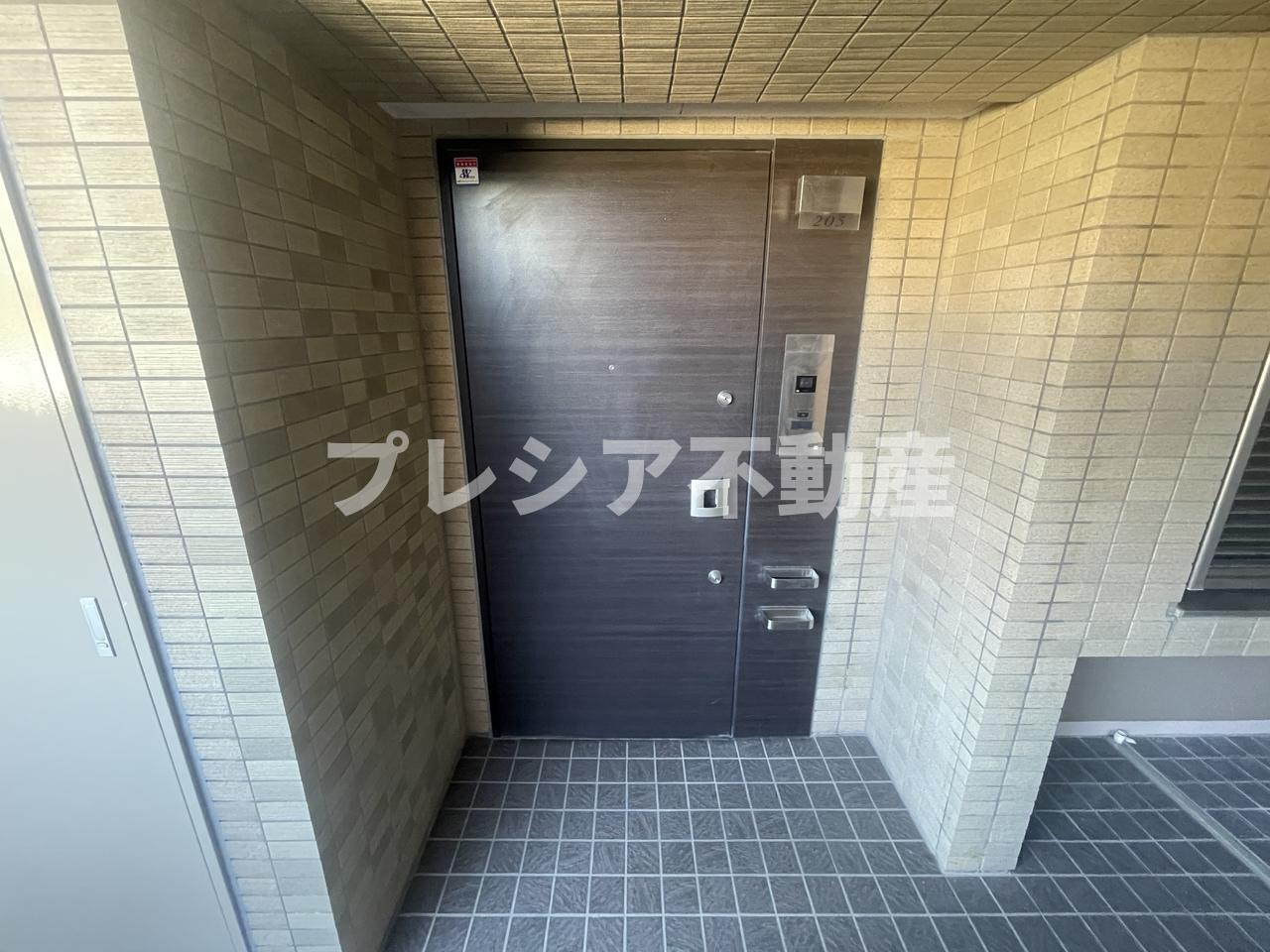 ジオ甲子園口ノーヴの玄関