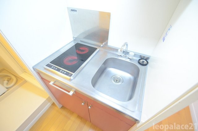 レオパレスたかがきのキッチン|写真と現況が異なる場合は、現況を優先します。