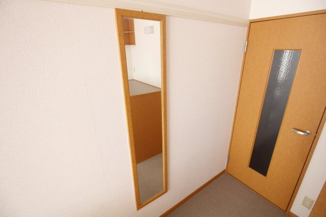 レオパレスふたかみのその他|姿見
