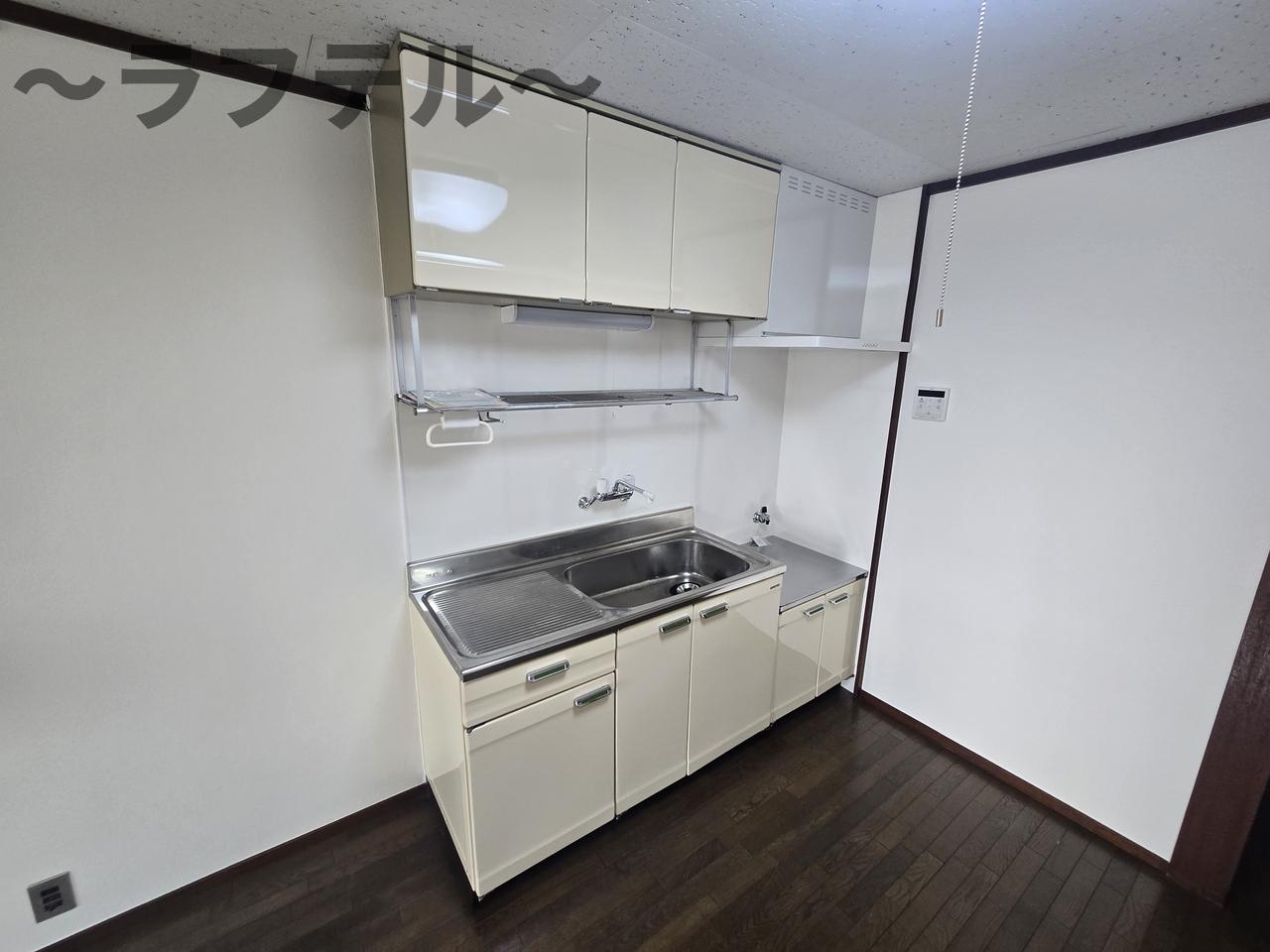 所沢コーポラスA棟のキッチン