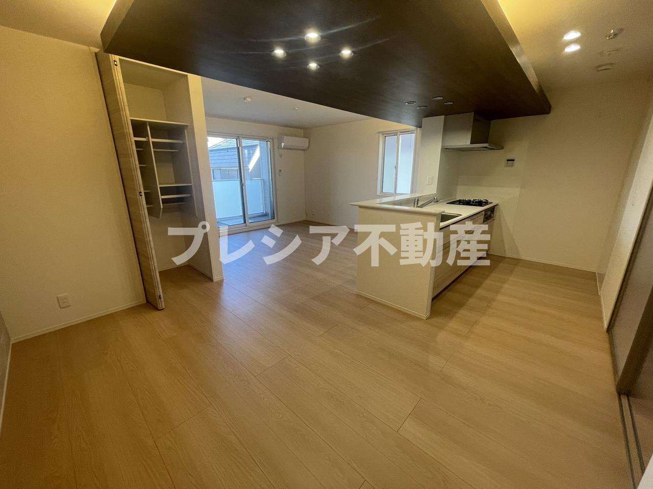 カリーノディモーラの洋室