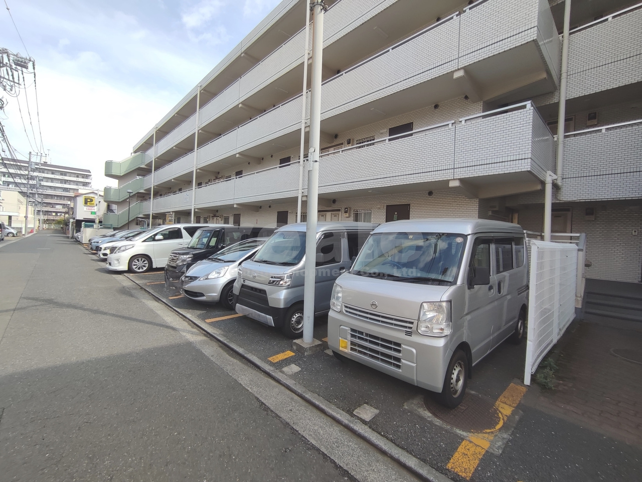 武蔵野市緑町２丁目の賃貸マンションの駐車場
