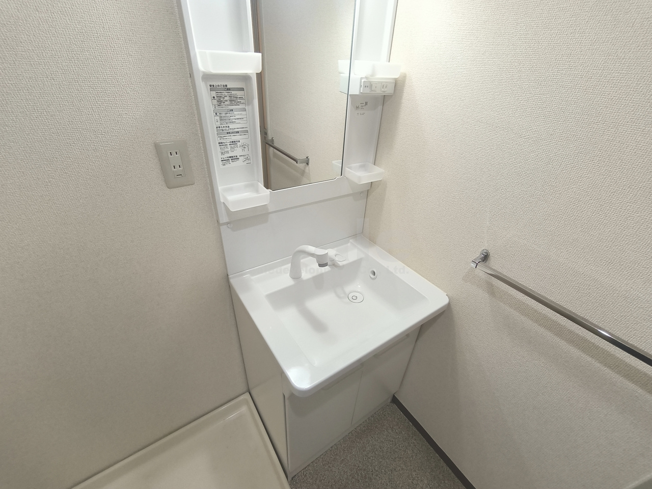 武蔵野市緑町２丁目の賃貸マンションの洗面所