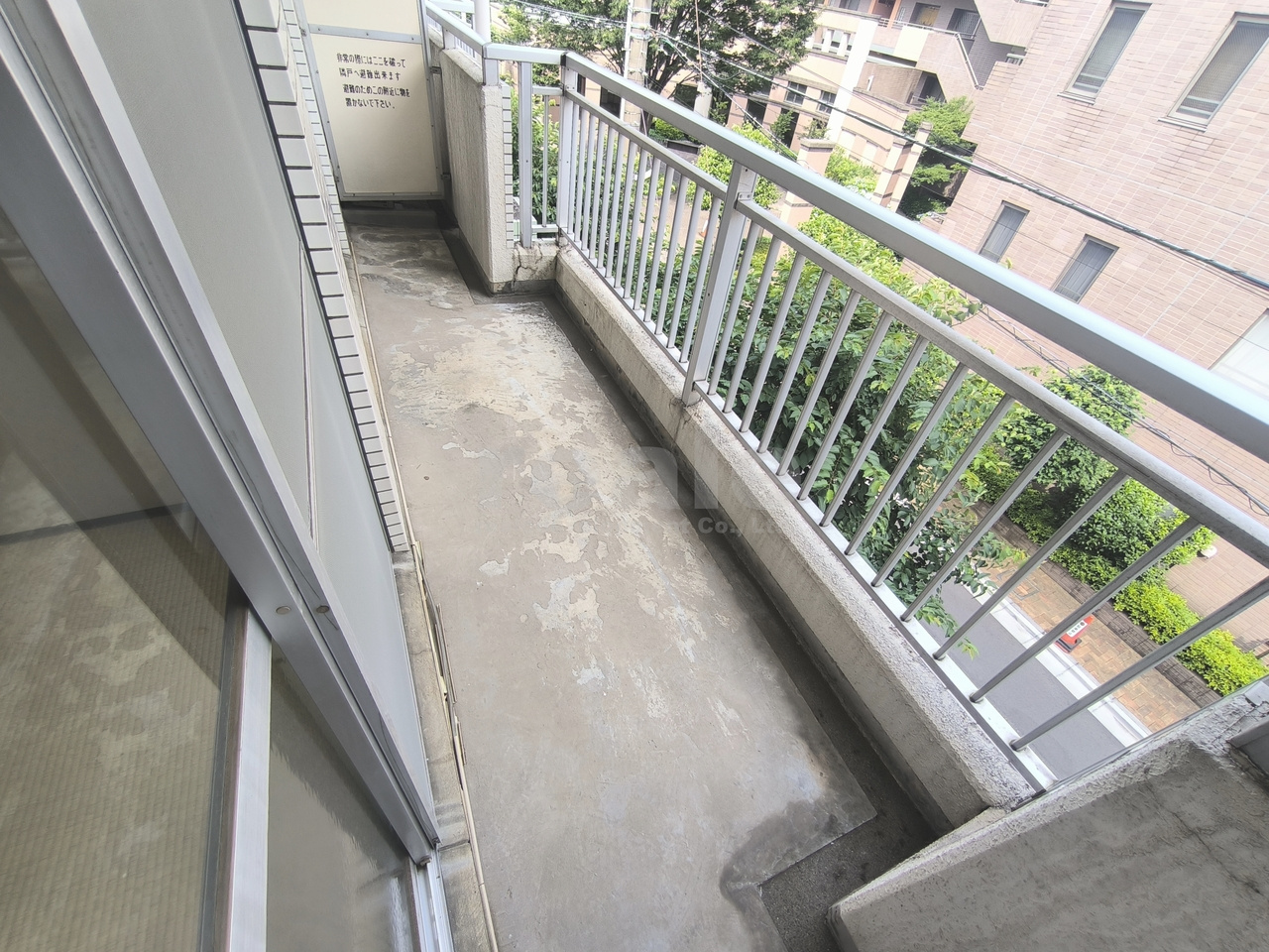 武蔵野市緑町２丁目の賃貸マンションのバルコニー
