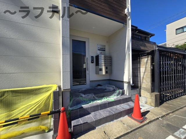 ジーメゾン新狭山カームのエントランス