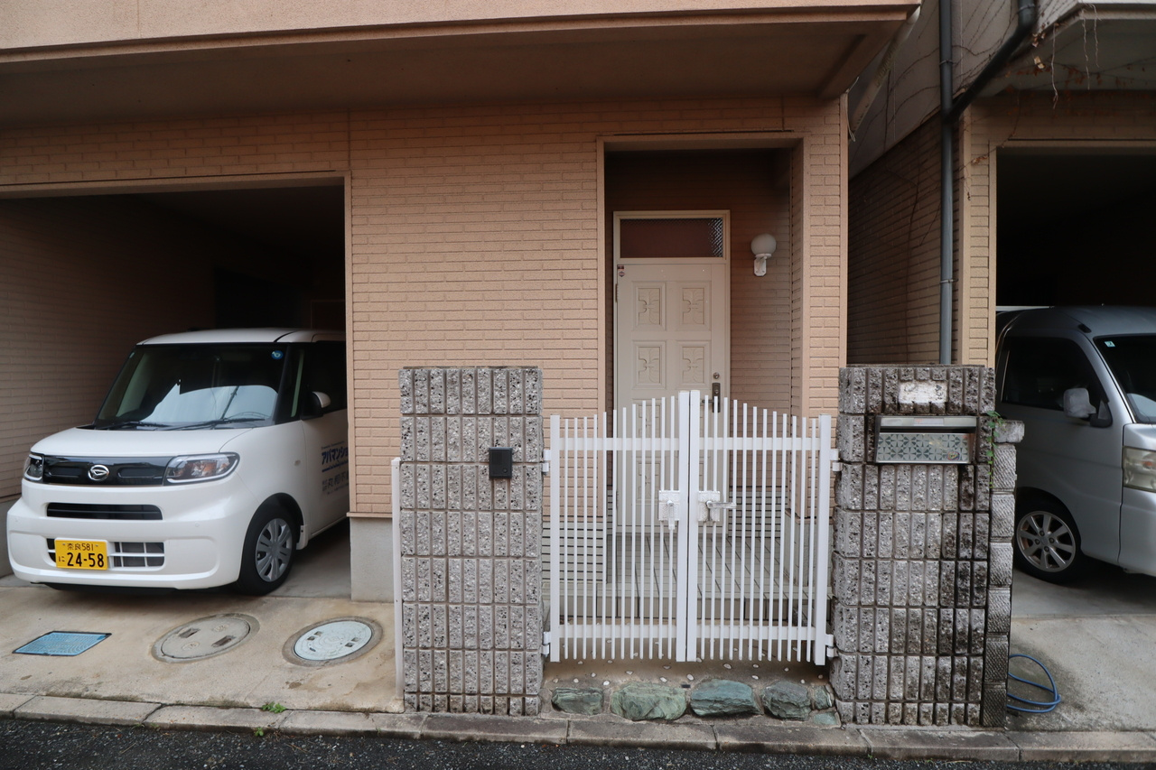 北川一戸建のエントランス