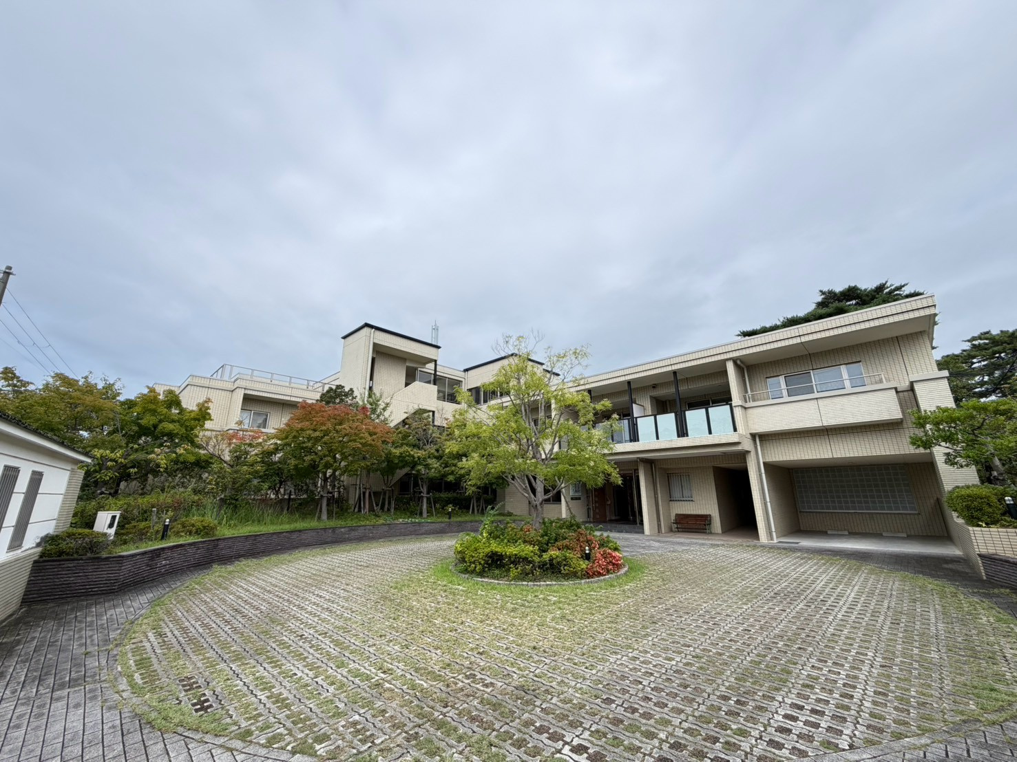 名次町ロジュマンの外観