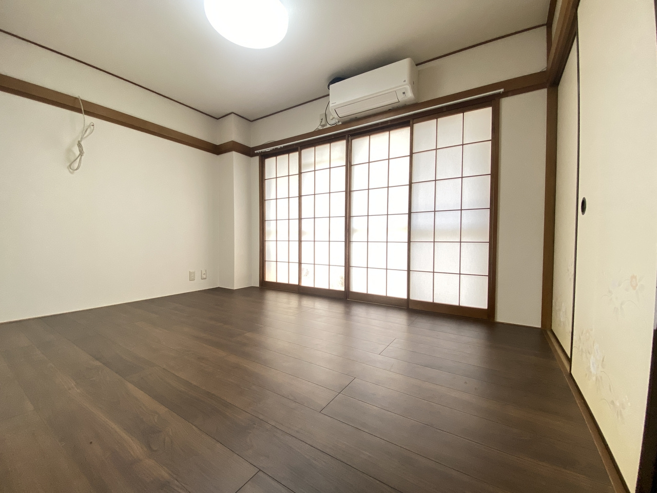 横山ハイツの洋室