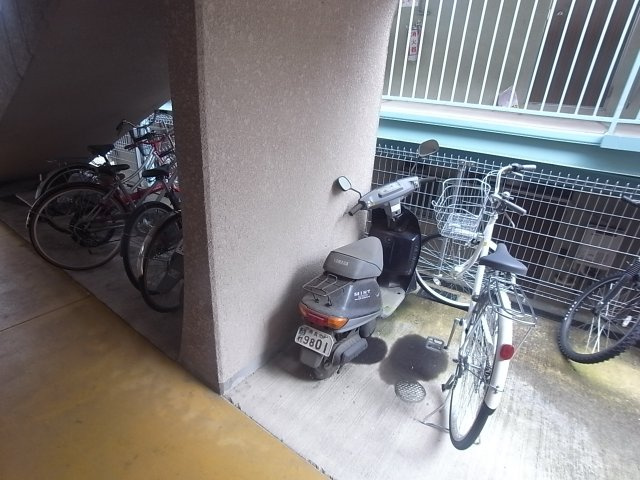 ルミエールの駐車場