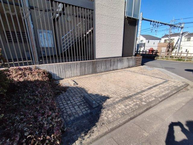 レオネクストグランステラの駐車場