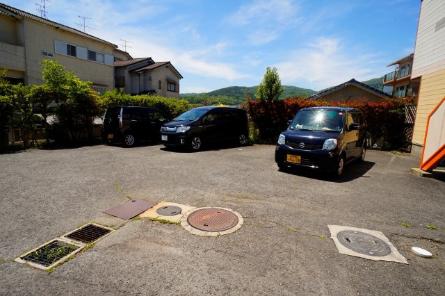 生駒ビューハイツの駐車場