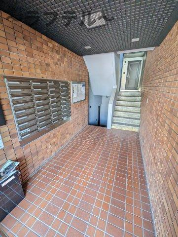 所沢市小手指町４丁目の賃貸マンションのロビー