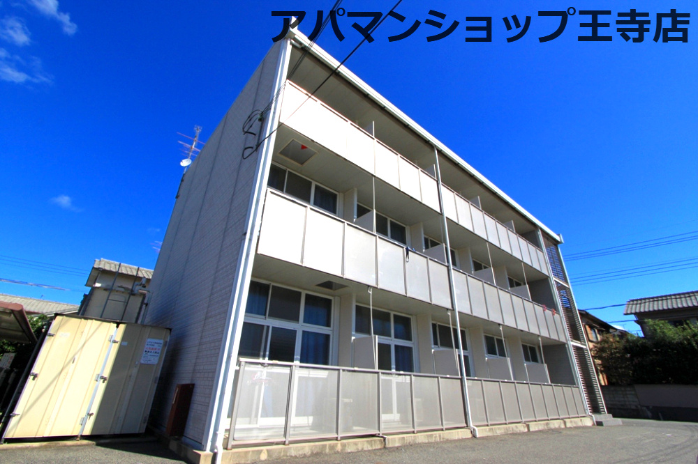 レオパレスたかがきの外観