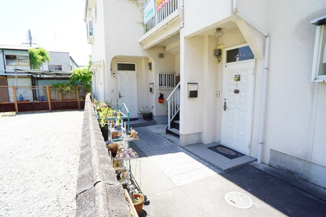 竜田マンションのエントランス