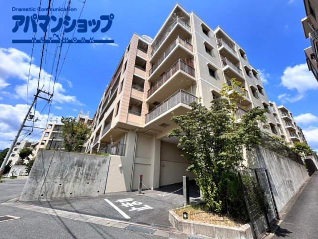 サンクタス・リビオ学園大和　花のまちの外観