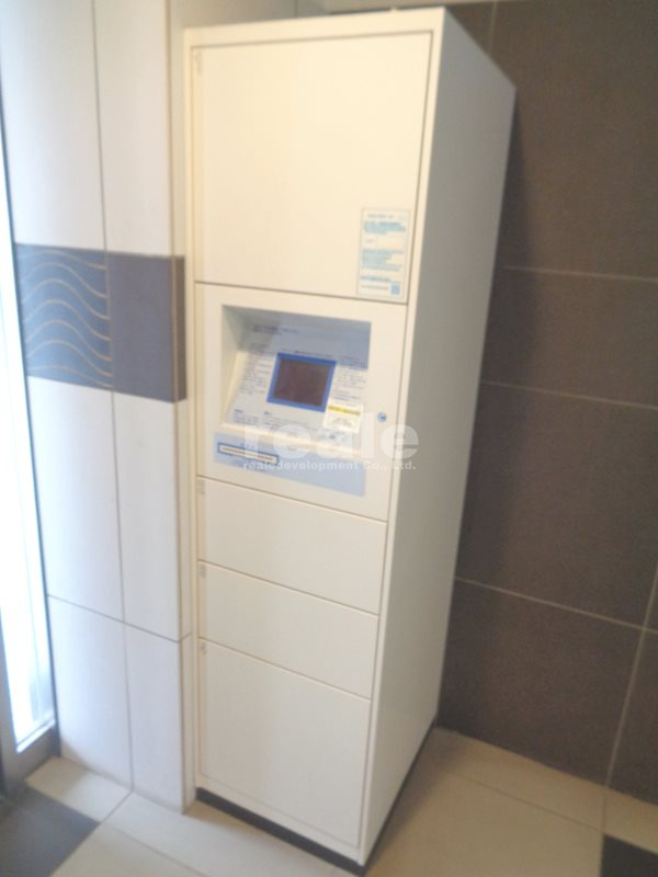 三鷹市下連雀８丁目の賃貸マンションのロビー