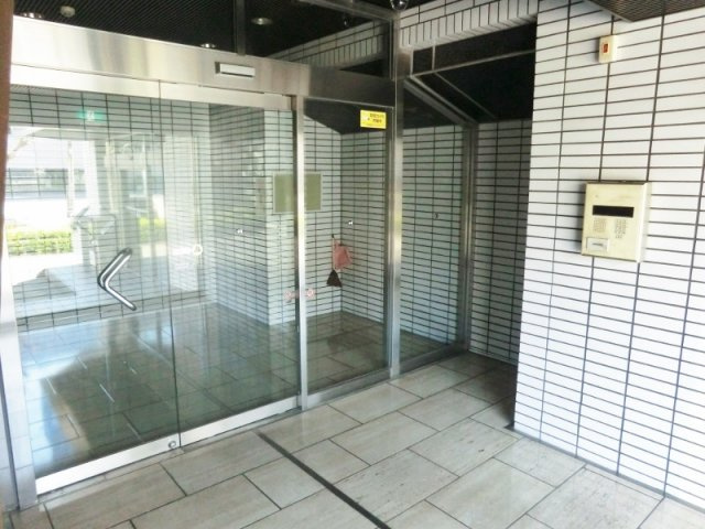 さいたま市南区根岸１丁目の賃貸マンションのエントランス