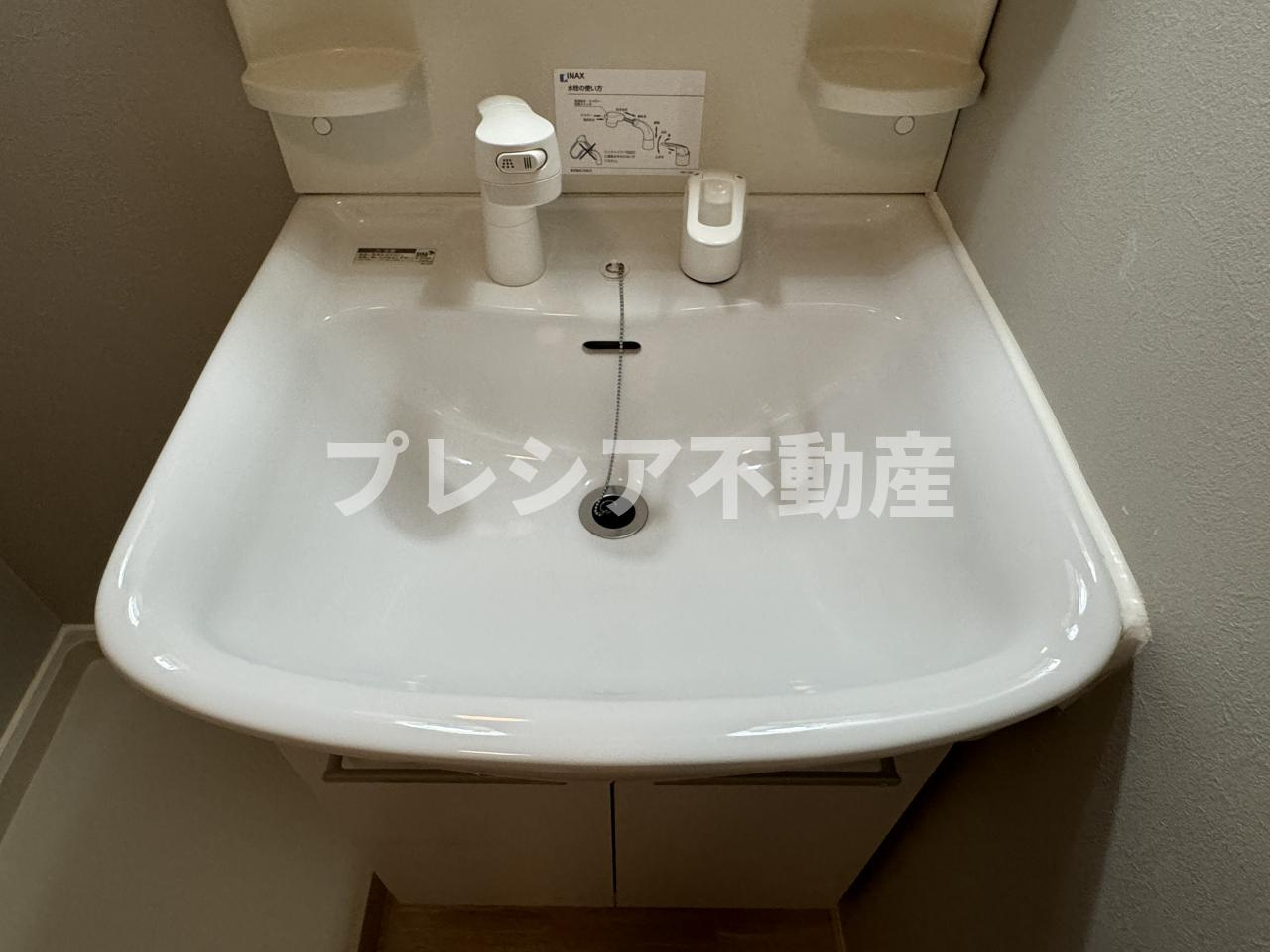 ルノン瓦林の独立洗面台
